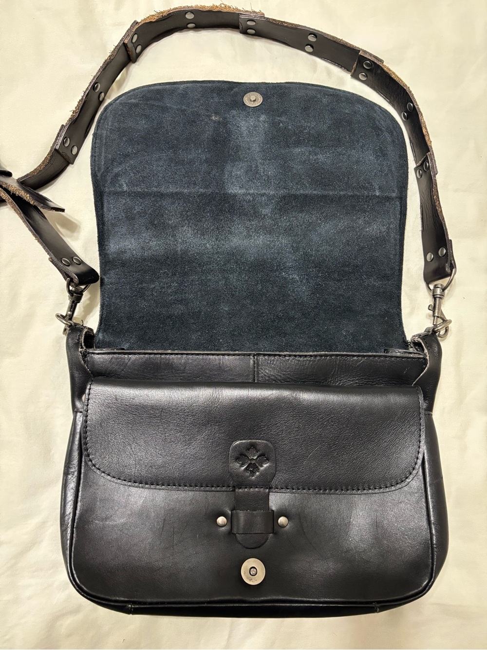 Patricia Nash Black Distressed Leather Studded Crossbody Saddle Bag w/Dust Cover - Picture 3 of 11